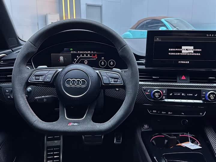 Фото 9 - Audi RS 4