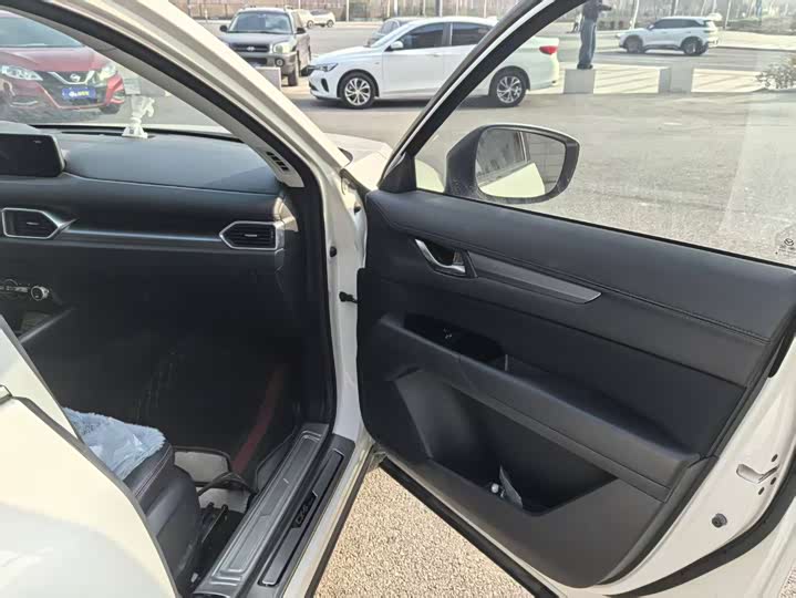 Фото 8 - Mazda CX-5