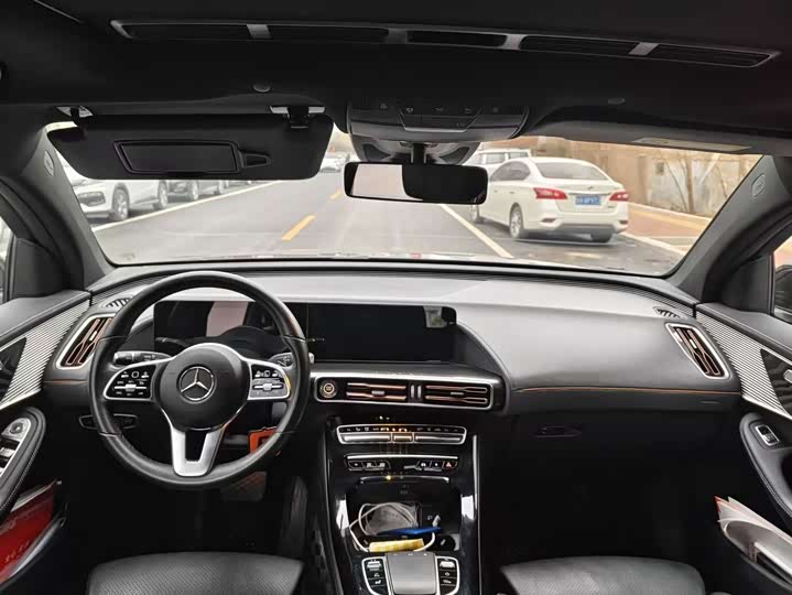 Фото 8 - Mercedes-Benz EQC