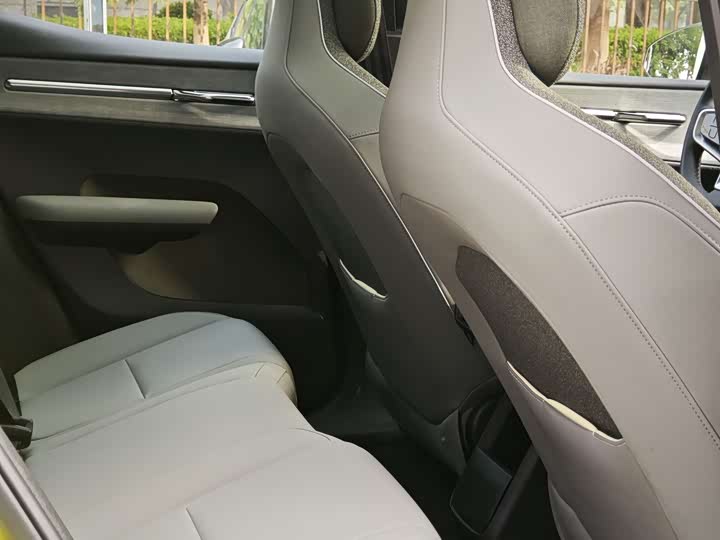 Фото 9 - Volvo EX30