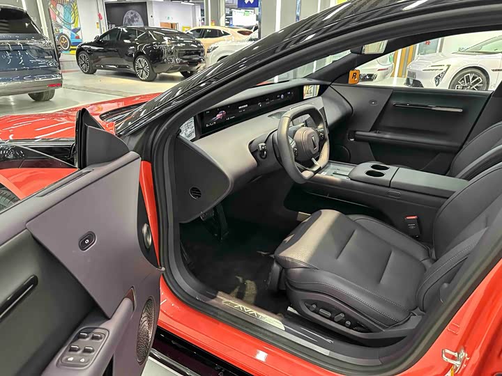 Фото 8 - Avatr 06