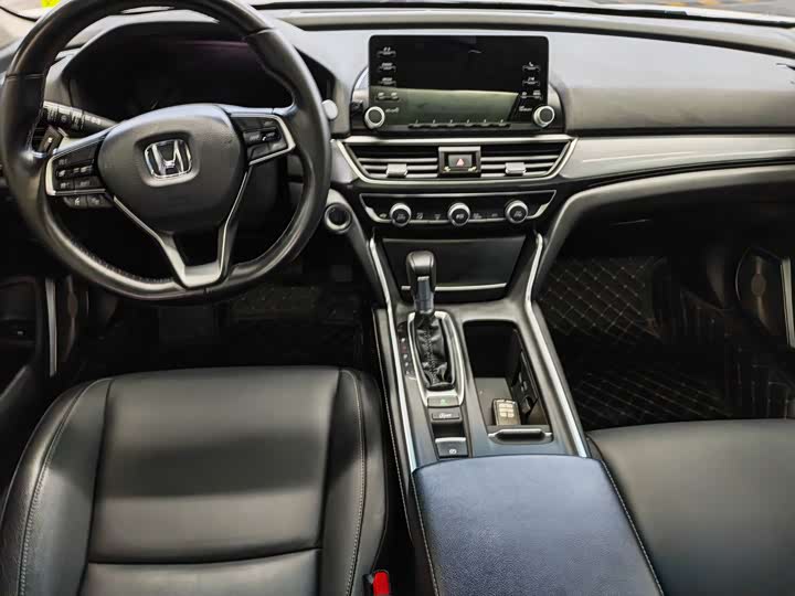 Фото 4 - Honda Inspire