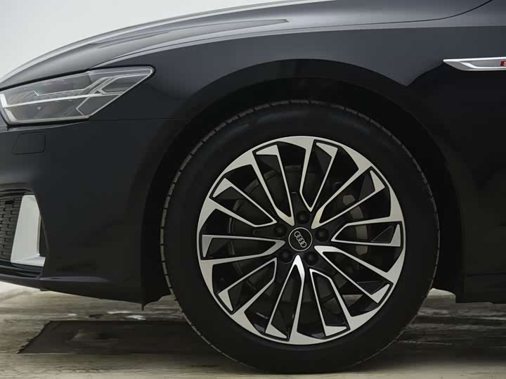 Фото 5 - Audi A7L