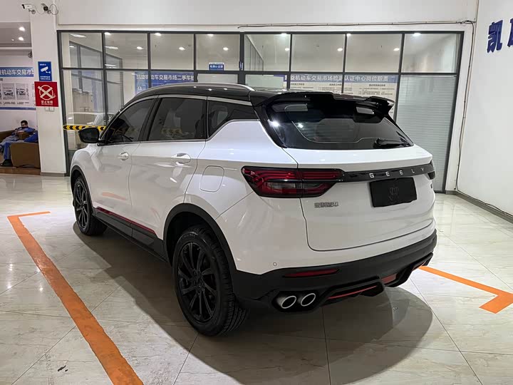 Фото 6 - Geely Coolray