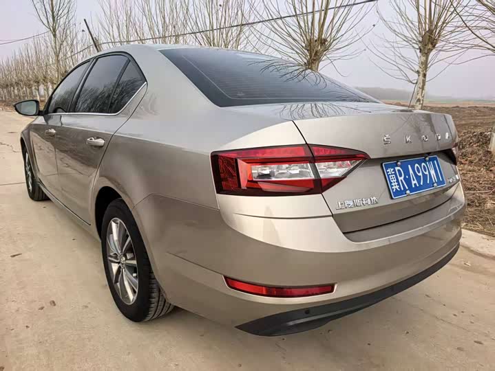 Фото 6 - Skoda Octavia Pro