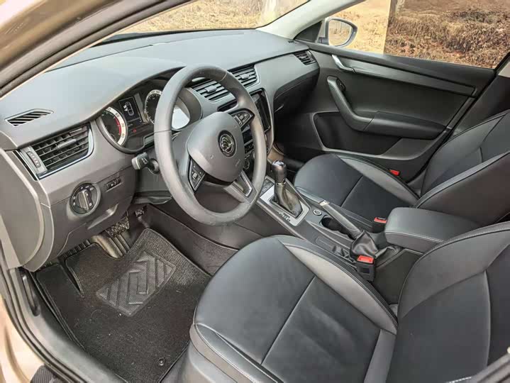 Фото 7 - Skoda Octavia Pro