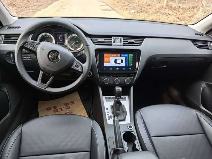 Фото 8 - Skoda Octavia Pro