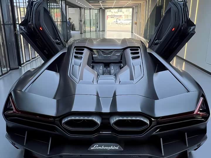 Фото 7 - Lamborghini Revuelto