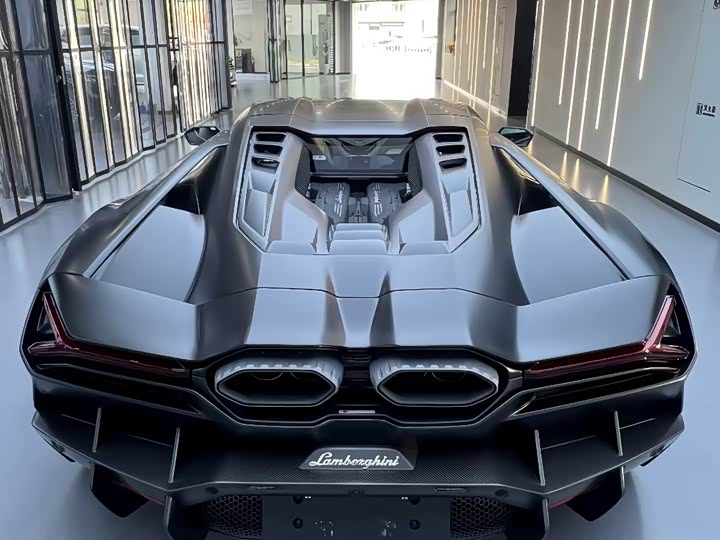 Фото 9 - Lamborghini Revuelto