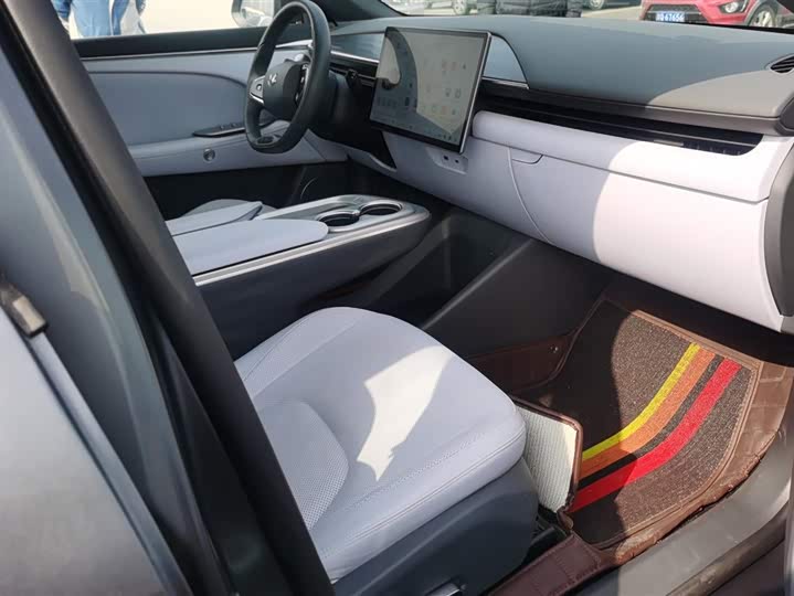 Фото 8 - BAIC Arcfox Alpha T5