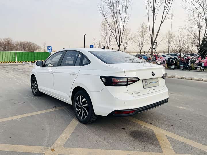 Фото 8 - Volkswagen Lavida