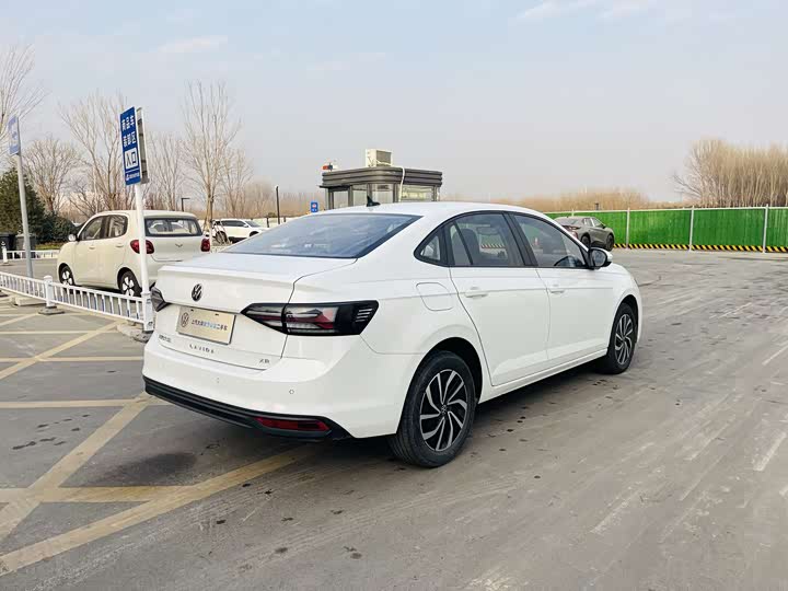 Фото 9 - Volkswagen Lavida