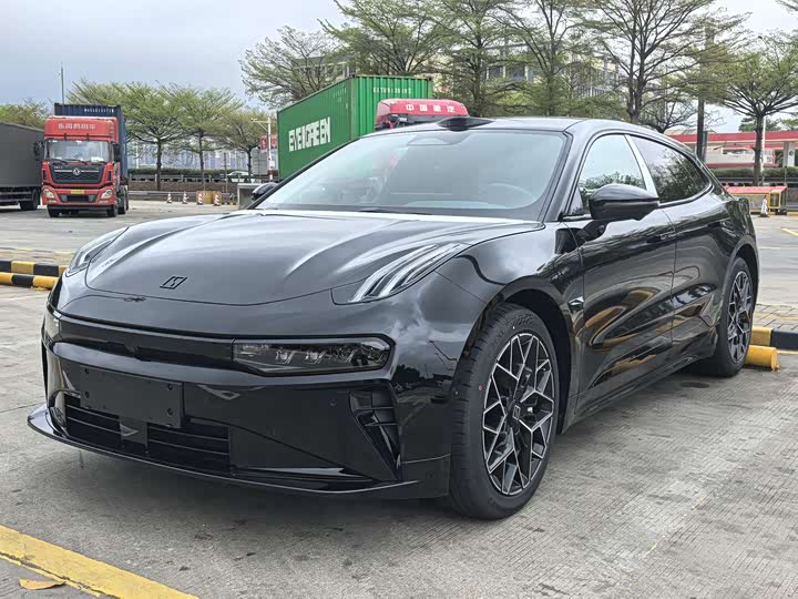 Фото 1 - Zeekr 001