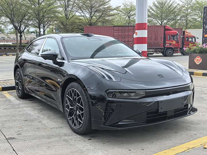 Фото 3 - Zeekr 001