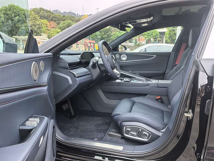 Фото 4 - Zeekr 001