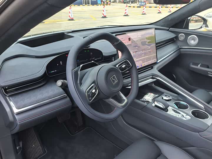 Фото 5 - Zeekr 001