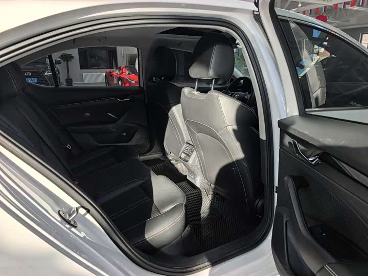 Фото 9 - Skoda Octavia Pro