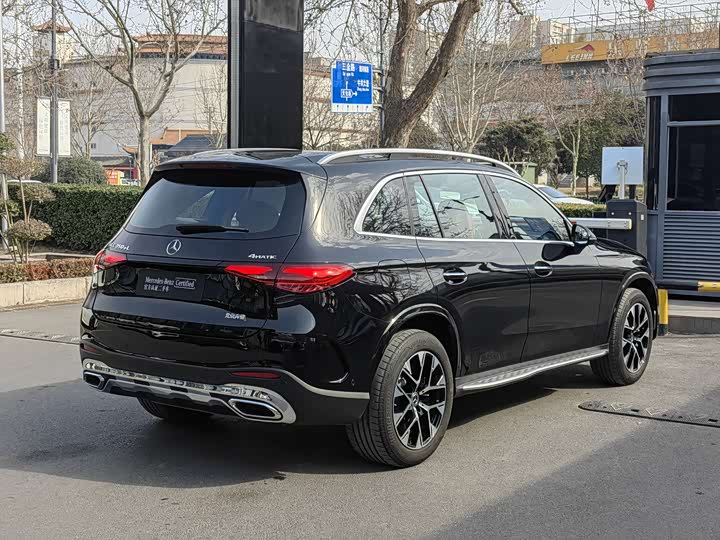 Photo 7 - Mercedes-Benz GLC-Class Hybrid