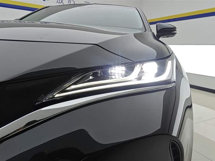 Photo 5 - Toyota Harrier