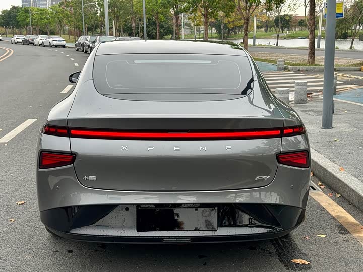 Фото 5 - XPeng P7