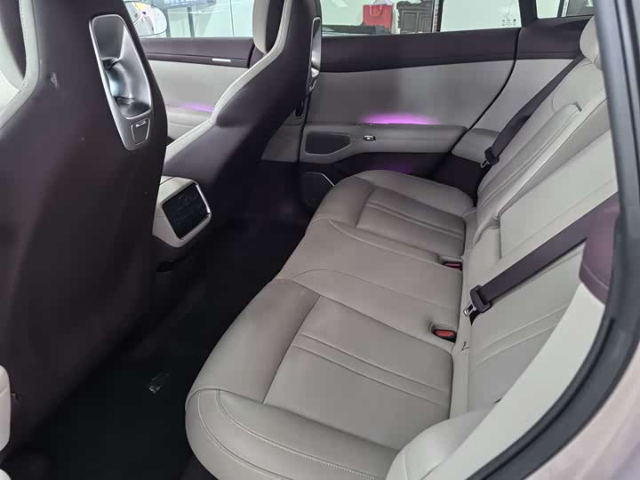 Photo 8 - Xiaomi YU7