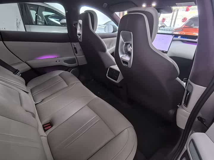 Photo 9 - Xiaomi YU7