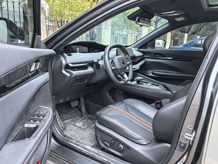 Photo 4 - Changan UNI-V