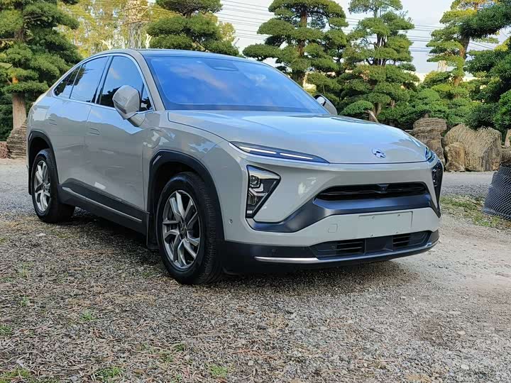 Фото 3 - Nio EC6