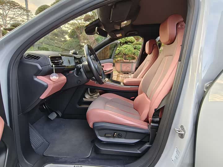 Фото 8 - Nio EC6