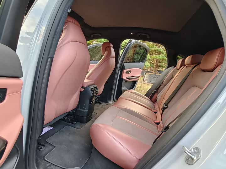 Фото 9 - Nio EC6