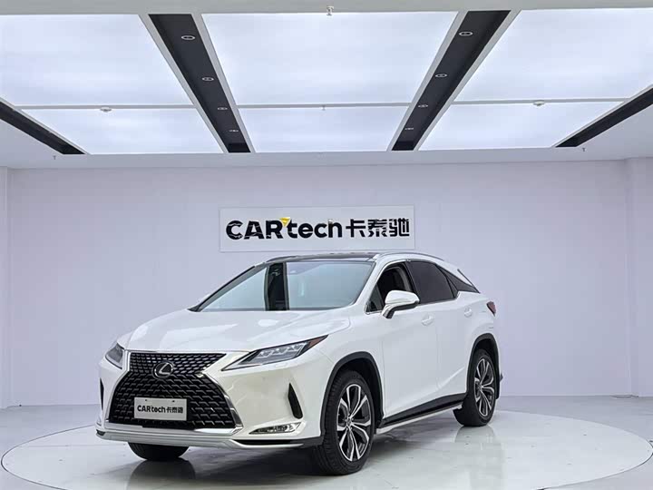 Фото 1 - Lexus RX