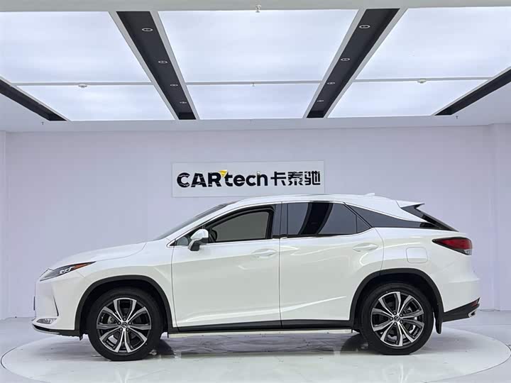 Фото 2 - Lexus RX