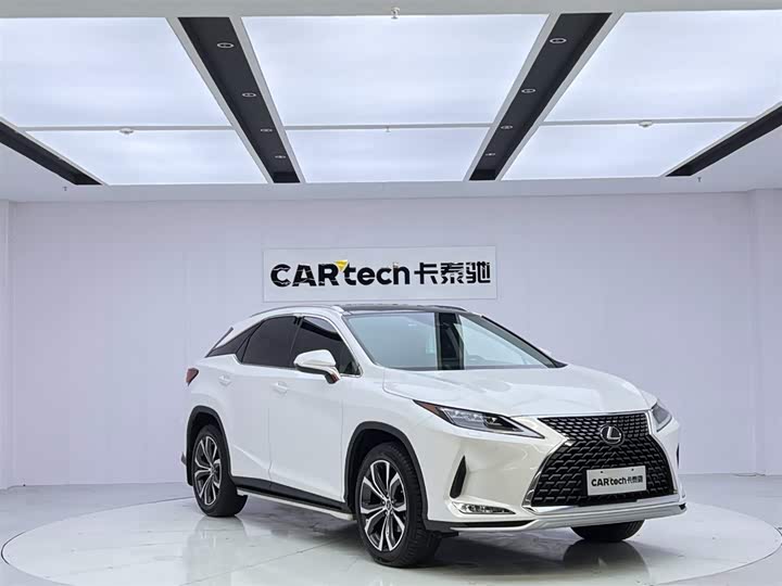 Фото 7 - Lexus RX