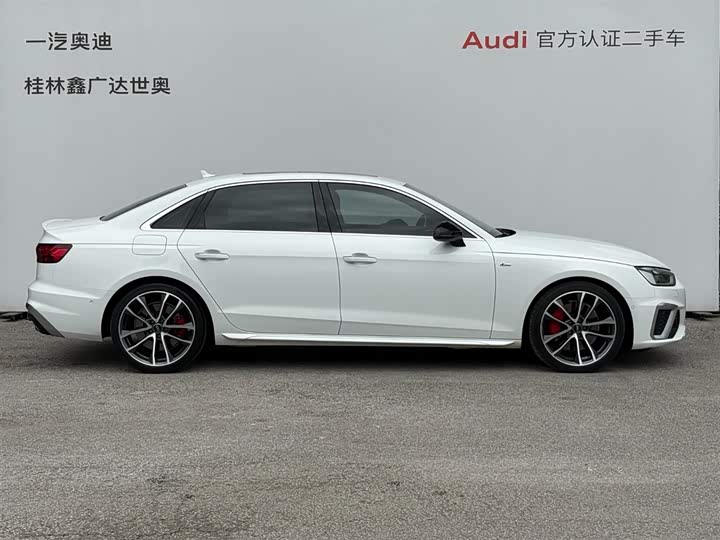 Фото 3 - Audi A4L