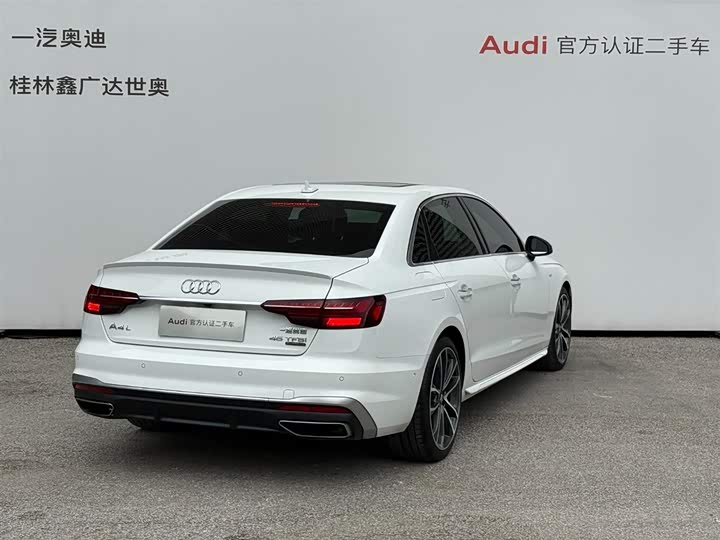 Фото 4 - Audi A4L