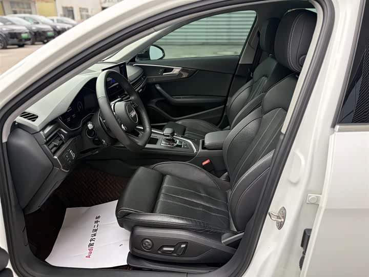 Фото 9 - Audi A4L