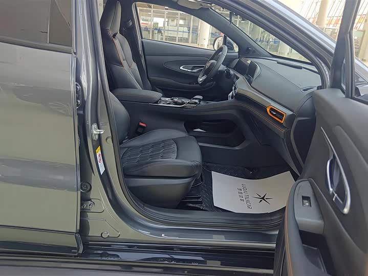 Photo 8 - Changan UNI-T