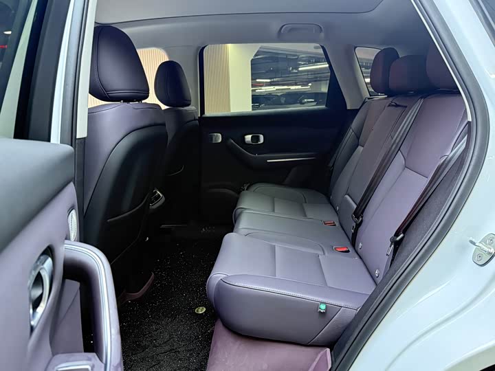 Фото 9 - Leapmotor C10