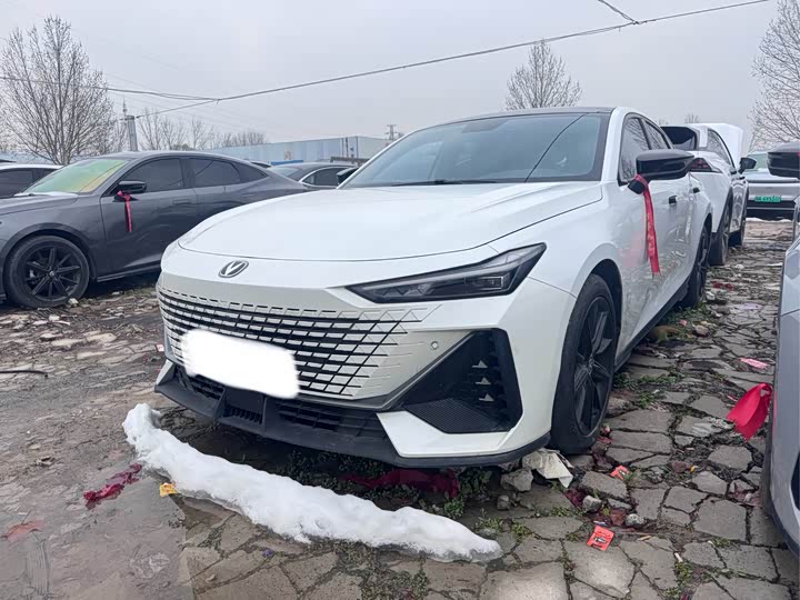 Photo 1 - Changan UNI-V