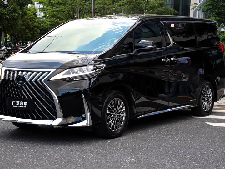 Фото 2 - Lexus LM