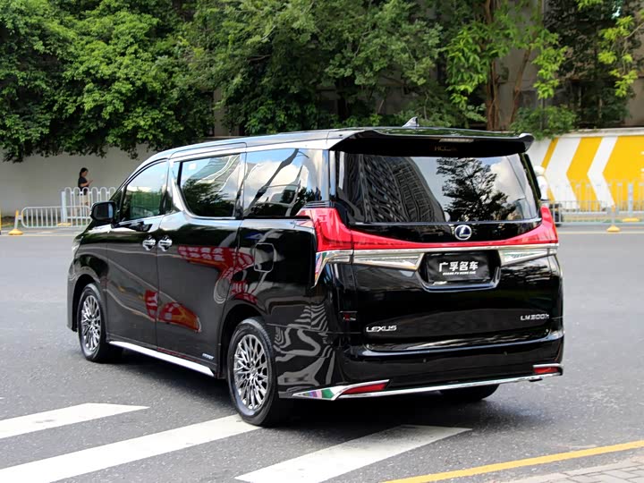 Фото 6 - Lexus LM