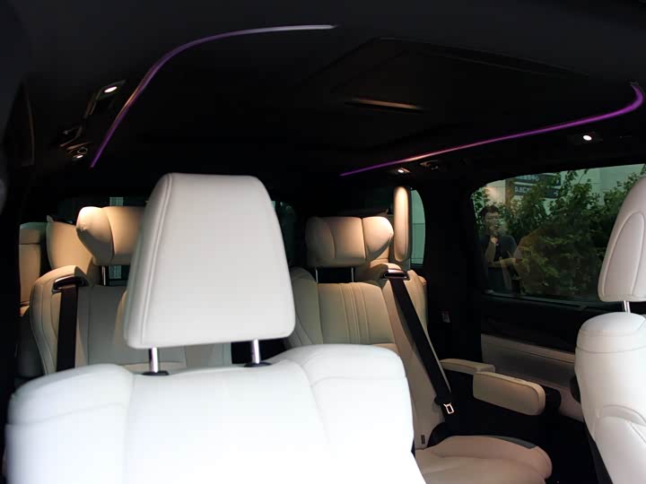 Фото 7 - Lexus LM