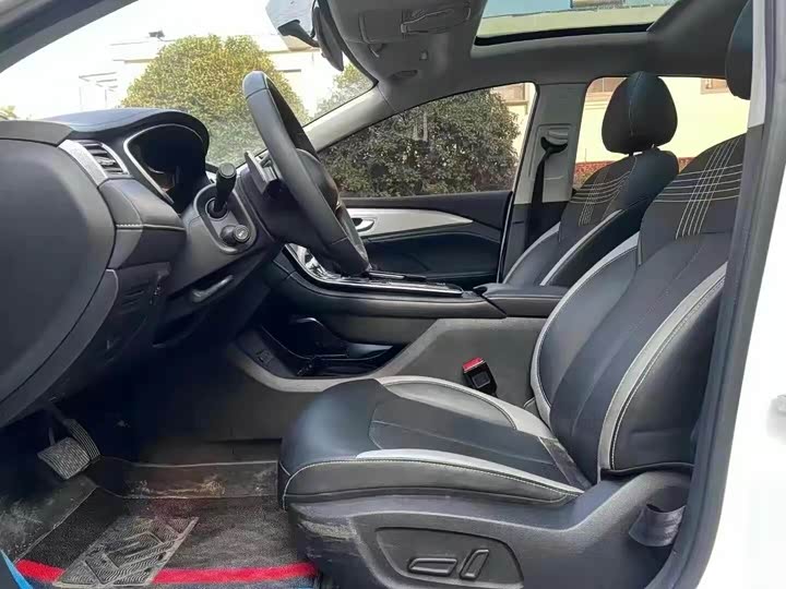 Фото 3 - Roewe i6 Max