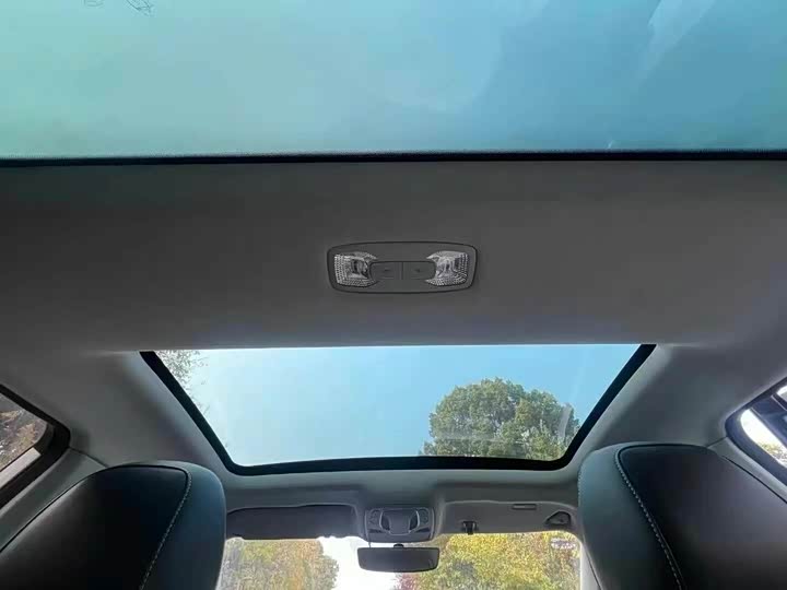 Фото 6 - Roewe i6 Max