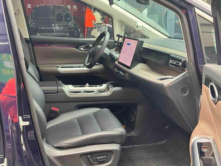 Фото 5 - GAC Trumpchi E8