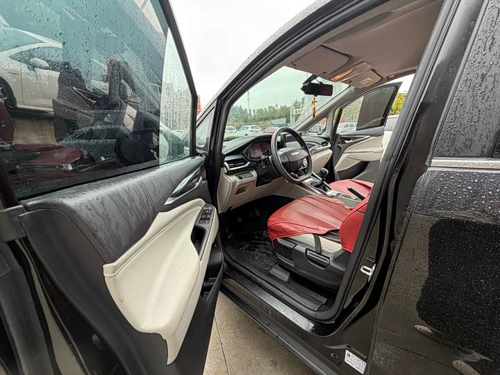 Фото 5 - Maxus G50