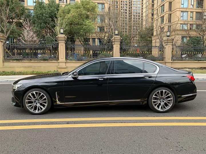 Фото 7 - BMW 7 Series