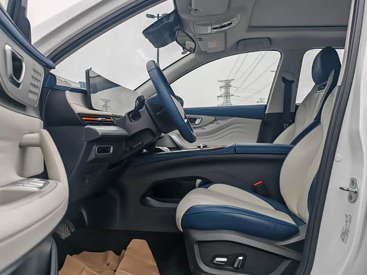 Photo 4 - Exeed LX C-DM Hybrid