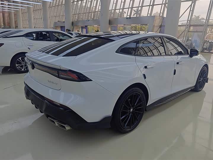 Photo 3 - Changan UNI-V