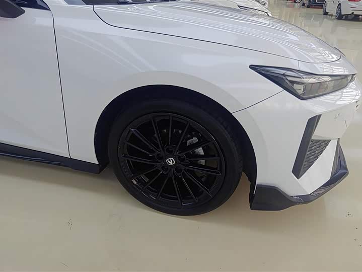 Photo 6 - Changan UNI-V